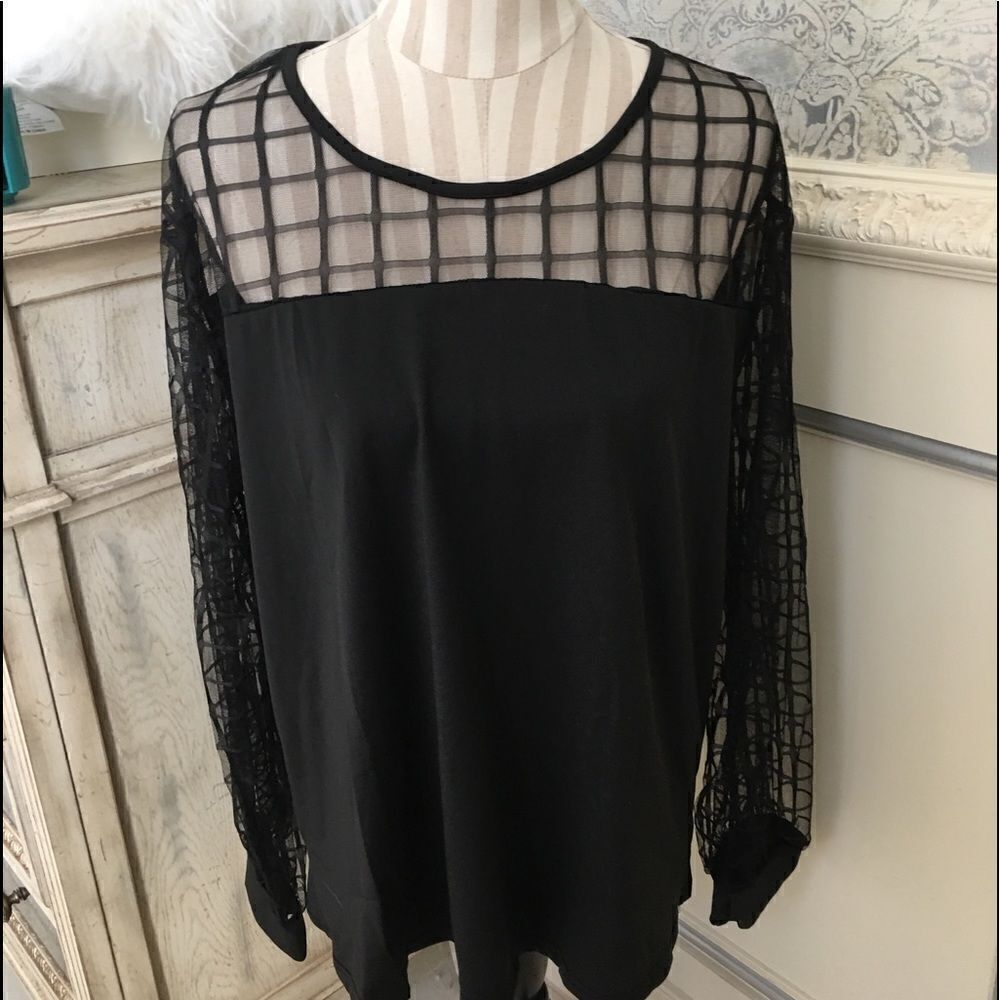 BLACK WIDE Mesh Collar Detail Top!